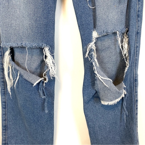 Hollister | Ultra High Rise Vintage Straight Distressed Jeans Size 3 / 26 - Picture 5 of 10